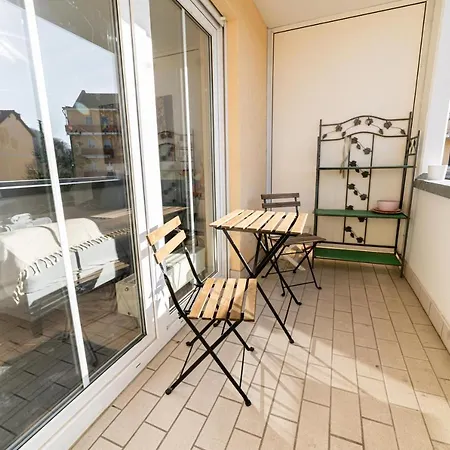 Fullhouse - - K31 - Balcony - 2 Queensize Beds - Smarttv Apartment *